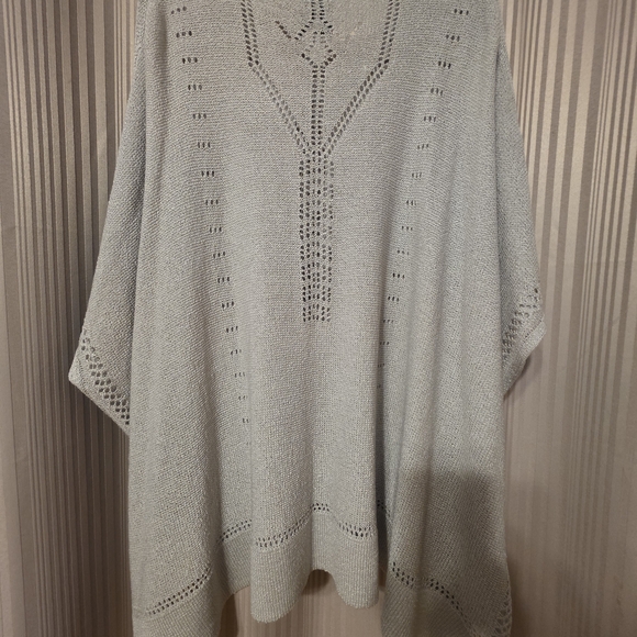 Elegant Knit Women's Sweater in Light Gray - Picture 5 of 5